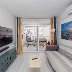 Vintage Flat - Terrace & Pool Apartament